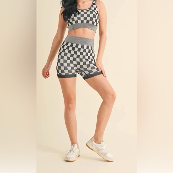 NWOT Checkmate Checkered Crop Two Piece Set black and white size S/M - Picture 3 of 7